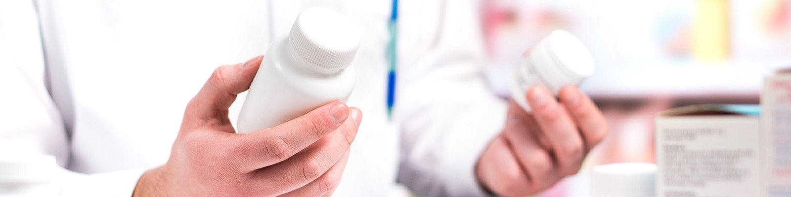 Doctor Answers: Naproxen vs Ibuprofen: What’s the Difference?